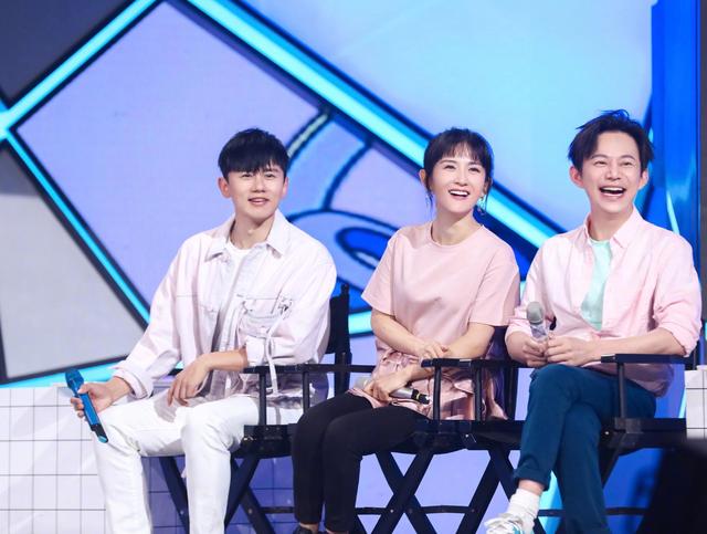 张杰谢娜高甜瞬间合照,张杰和谢娜一家四口的合照