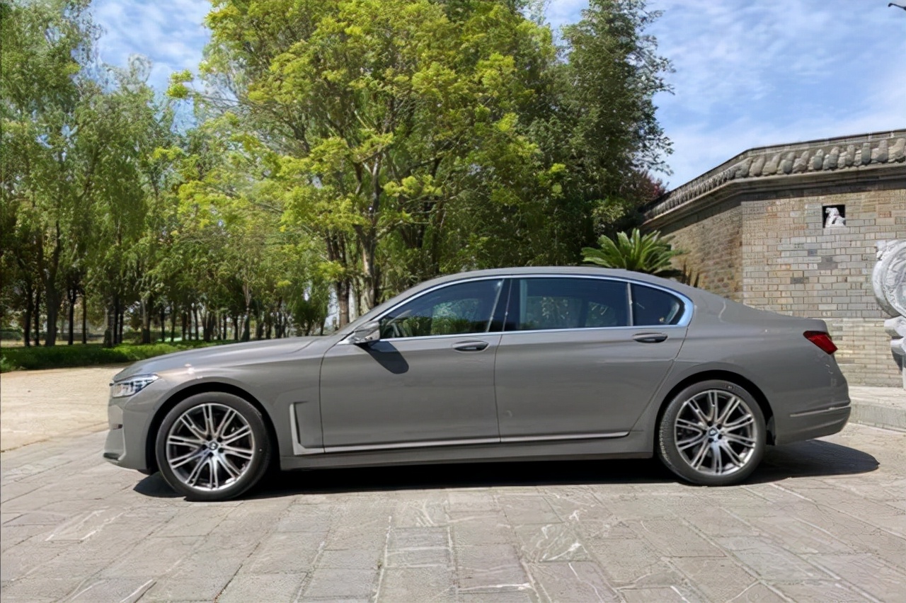 宝马7系开了8万公里需要注意什么,宝马7系跑了9万多公里还值得买吗