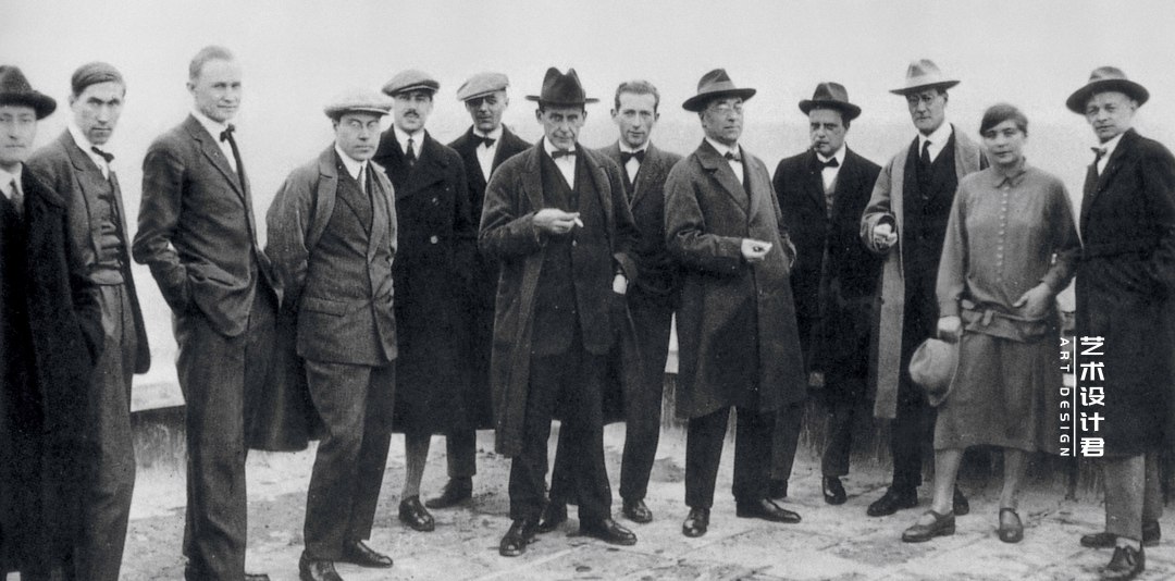 谈起前任你会说些什么,聊起别人的感情头头是道