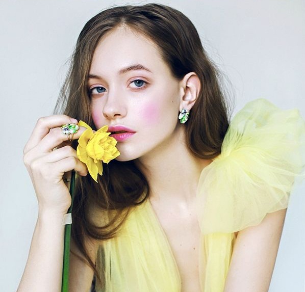 精致猪猪女孩变美必备,做个精致的猪猪女孩皮肤管理