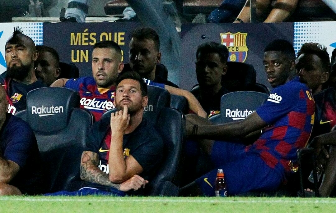 格列兹曼接过苏神递上的马黛茶,尴尬的喝了一口后瞪大了眼睛