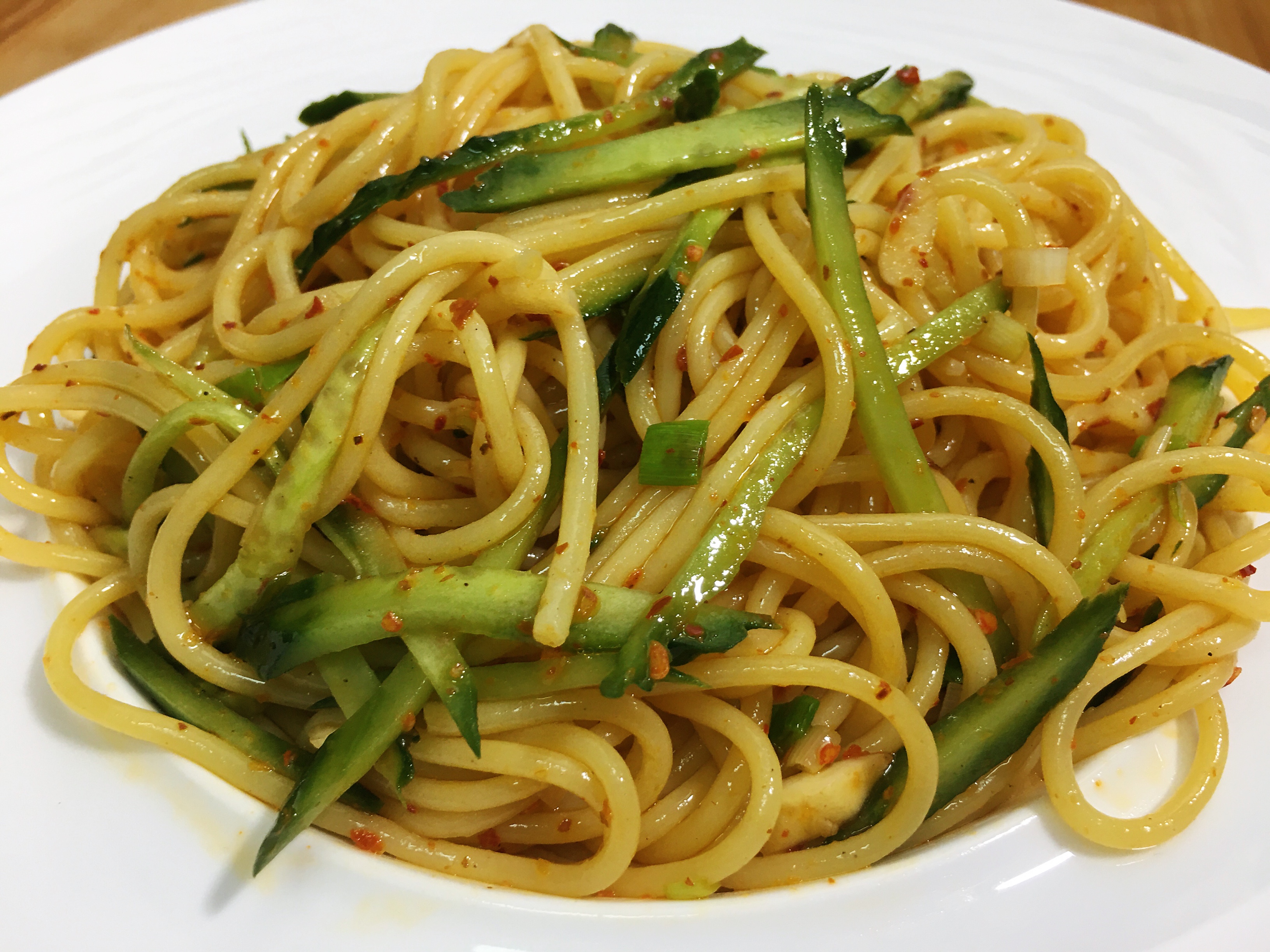 玉米面条先泡后煮的视频,玉米面条生吃