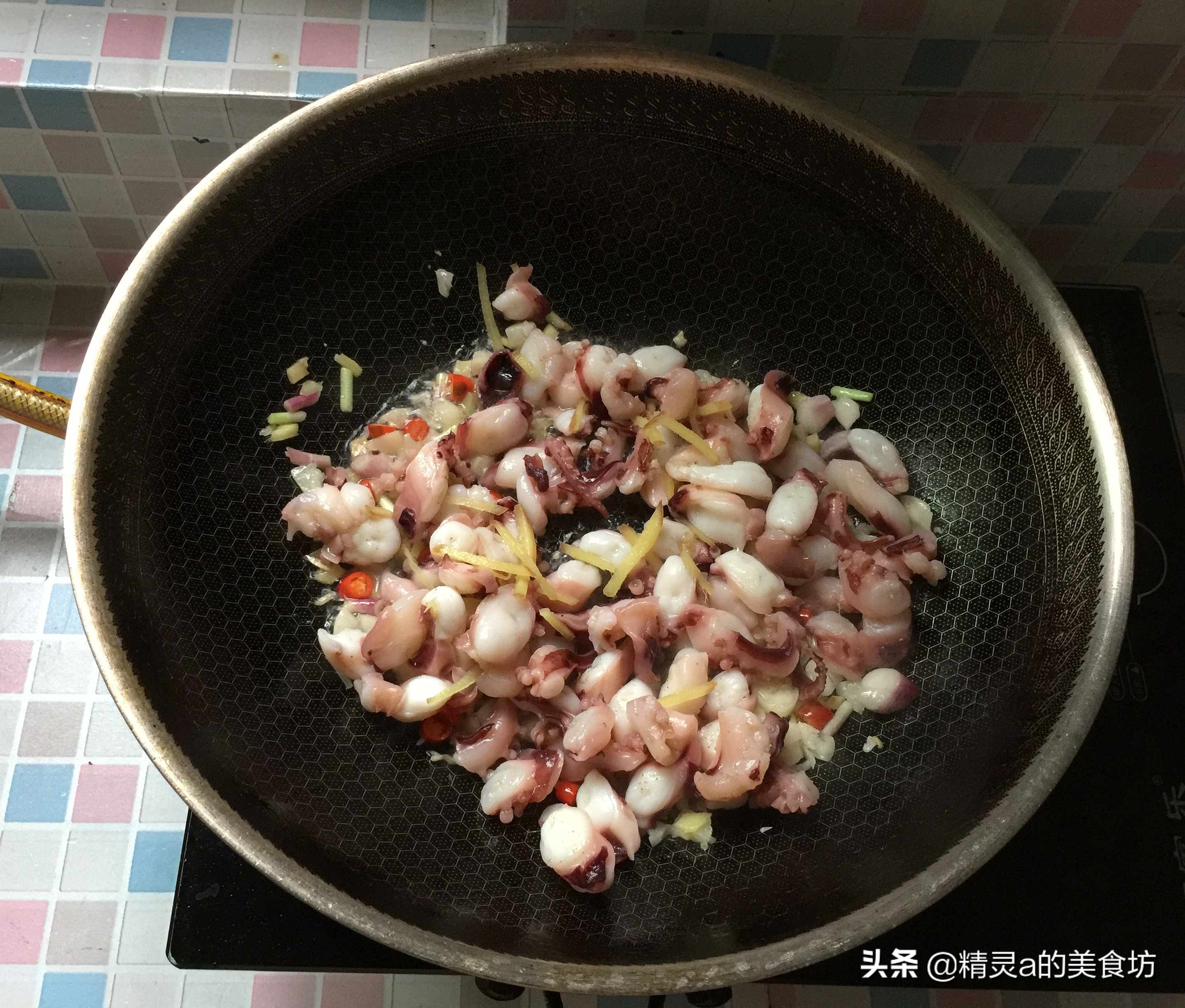 它的蛋白质是牛奶的6倍，隔三差五吃一餐，补钙抗衰老，错过可惜