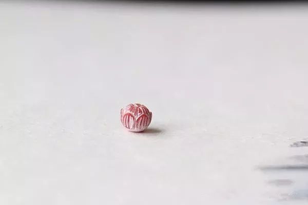 在户外挖到这样宝石千万别扔掉,不怕太阳暴晒的宝石