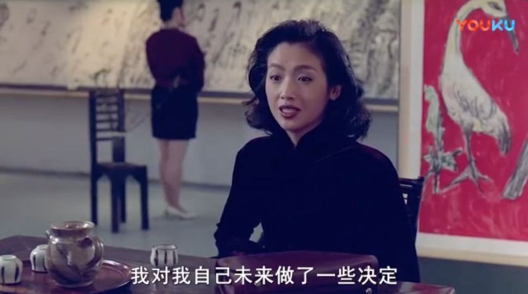 那个卖口红的YSL，教会女孩不色情的穿黑*袜丝**