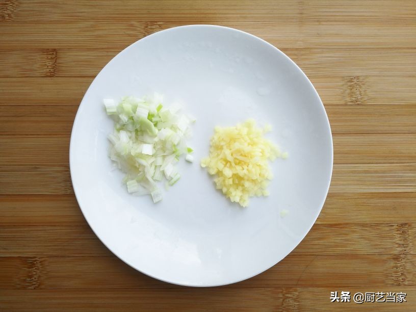 厨师教你做干烧鲅鱼的视频,厨师烹饪技巧大全集