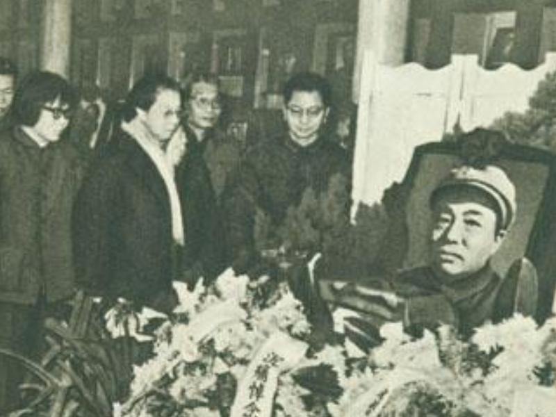 彭德怀一生无子，去世后留下48000元遗产，最终都分给了谁？