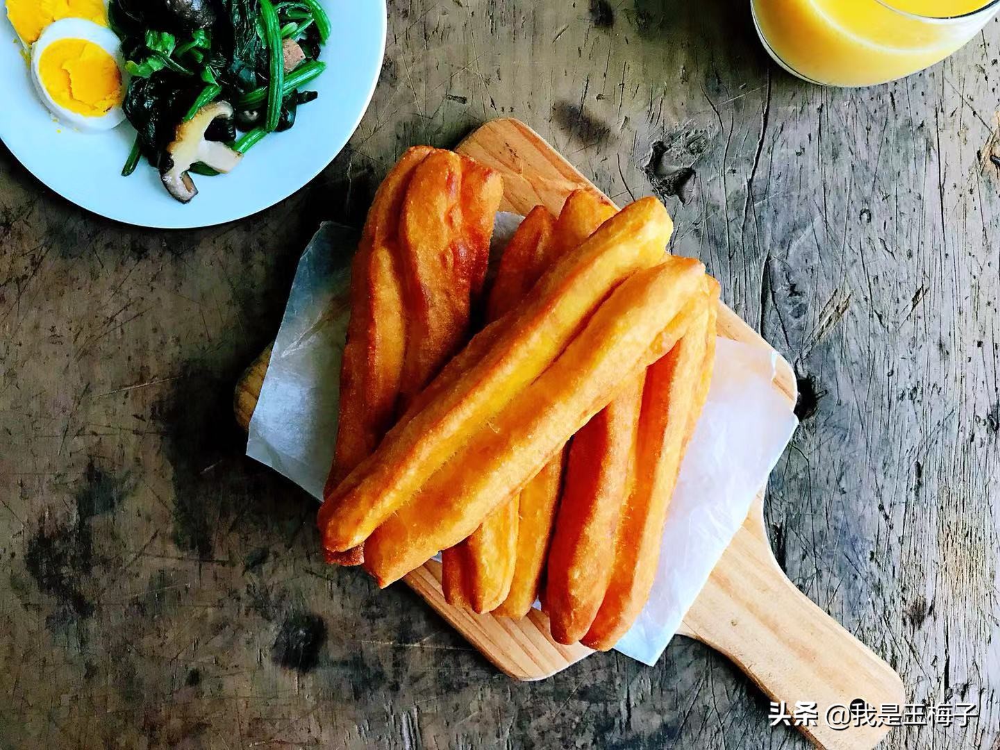 油条蓬松剂炸油条的方法,蓬松酥脆的油条都用什么配方