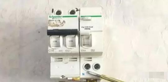 空开和漏保正确的接线方式怎么接,空开和漏保接线是上进下出吗