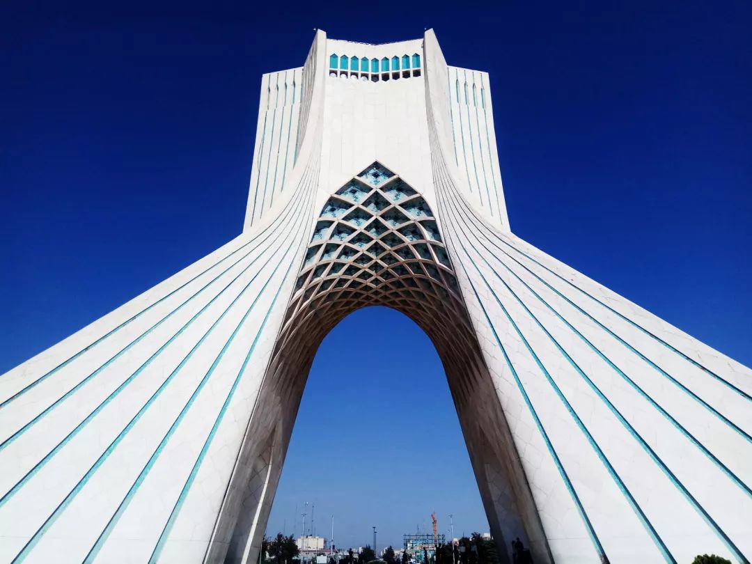 说出三个对中国免签的国家,唯一一个只对中国免签的国家