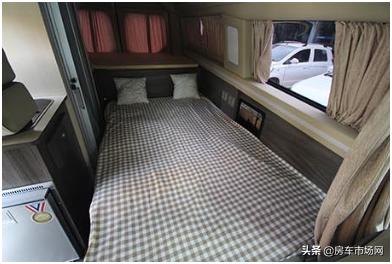 福特全顺v362短轴中顶5座房车布局,福特小野牛房车六座升顶