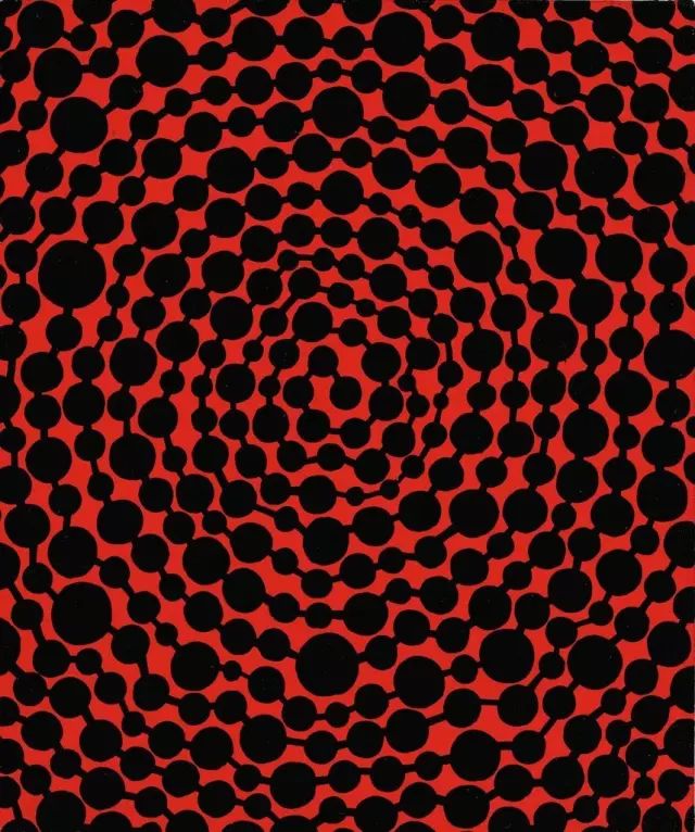 住了50年精神病院，一幅画却能卖2亿的日本国宝级画家：草间弥生