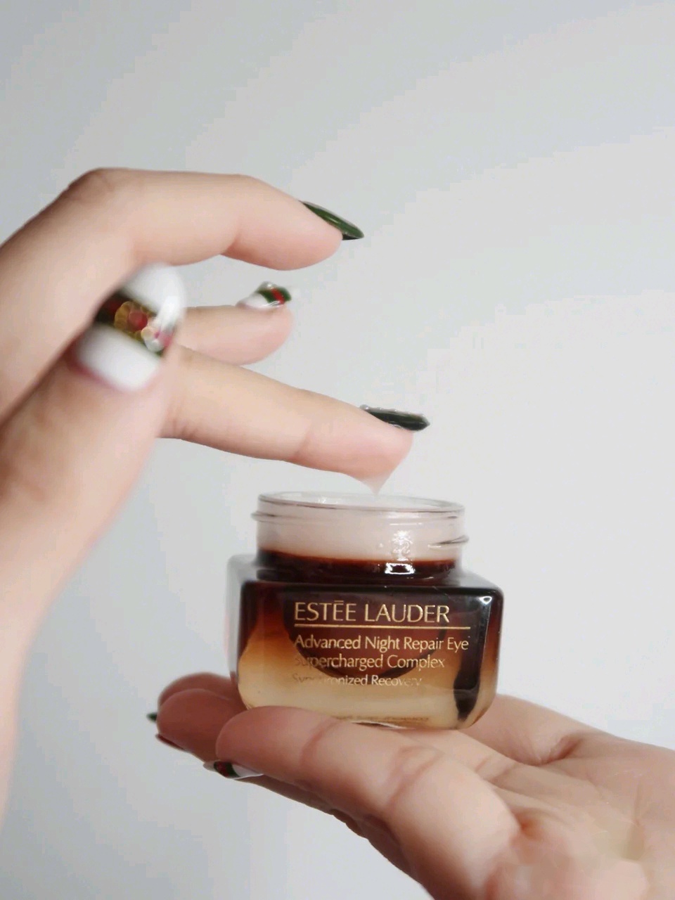 雅诗兰黛白金级系列好用吗,雅诗兰黛哪款好用适合混油皮