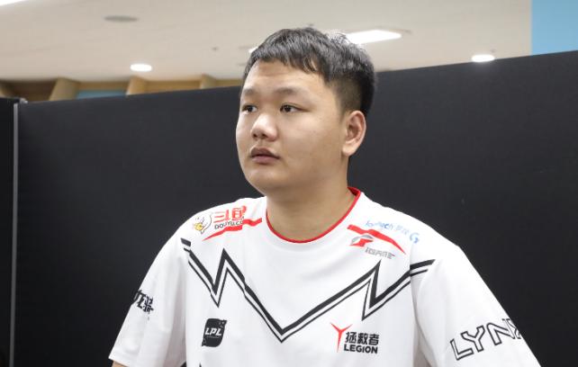 tes赛后采访支持阿水,tes比赛疑现重大bug阿水第一视角