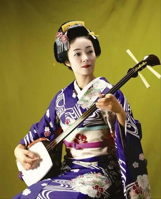 日本乐器三味线尺八,日本乐器三味线特点