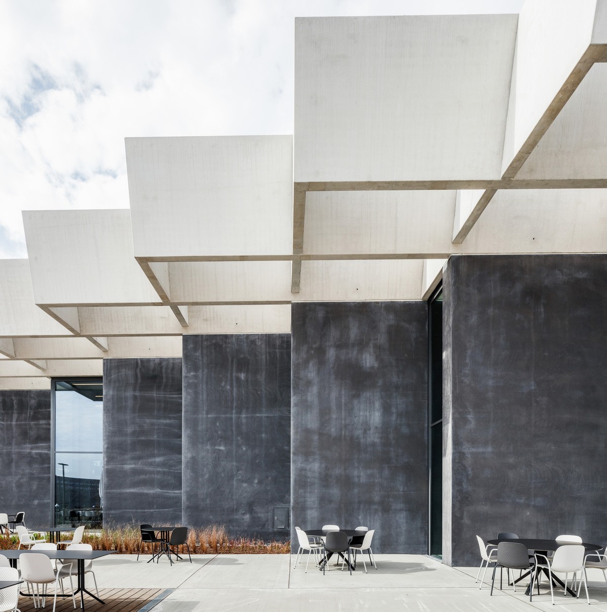 阿迪达斯是美国还是德国,德国阿迪达斯