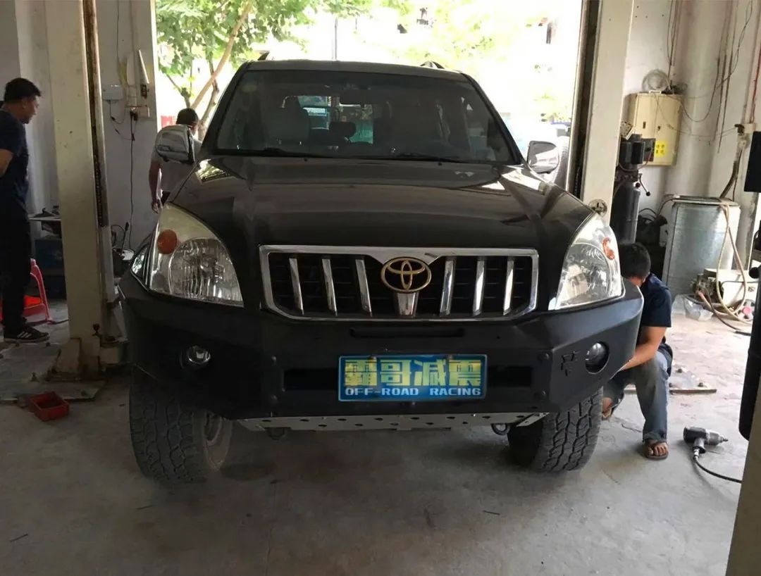 丰田霸道气动减震怎么调整,07款丰田霸道底盘异响