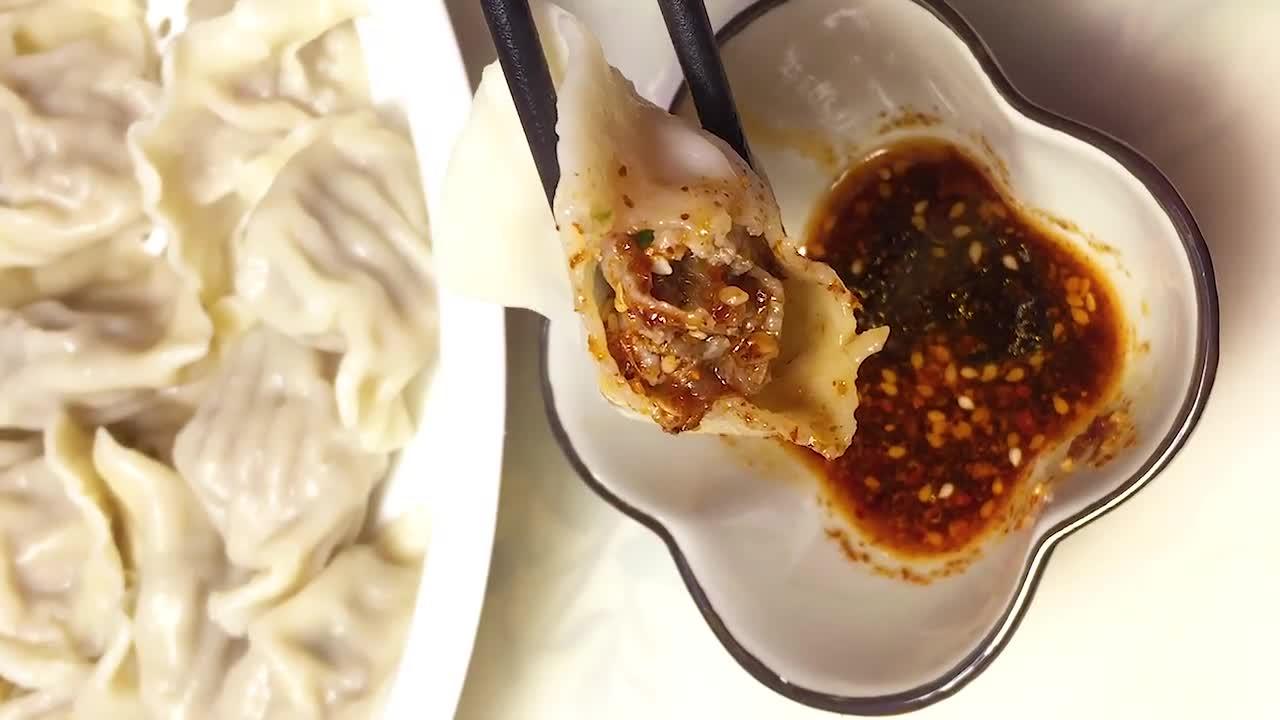 牛肉饺子煮出来发酸怎么调汁补救,牛肉饺子干柴怎么办