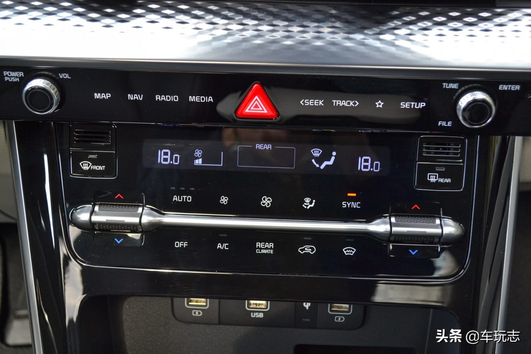 起亚嘉华2022新款图片,新款起亚嘉华商务车图片