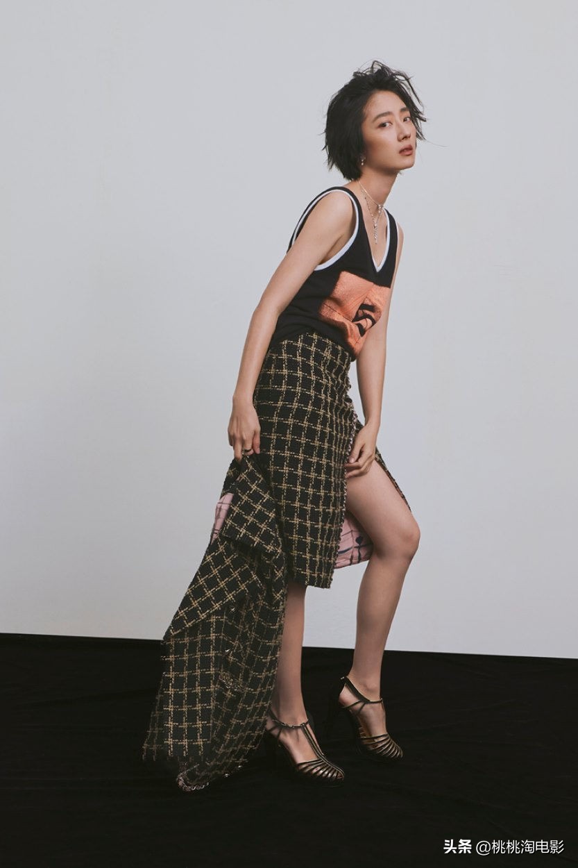 台湾明星桂纶镁时尚写真图片,桂纶镁慵懒生活照