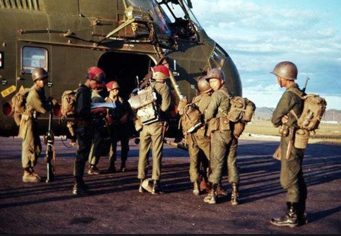 “笑面虎”阮春福，美国杀母之仇不共戴天，为何还能笑对美国？