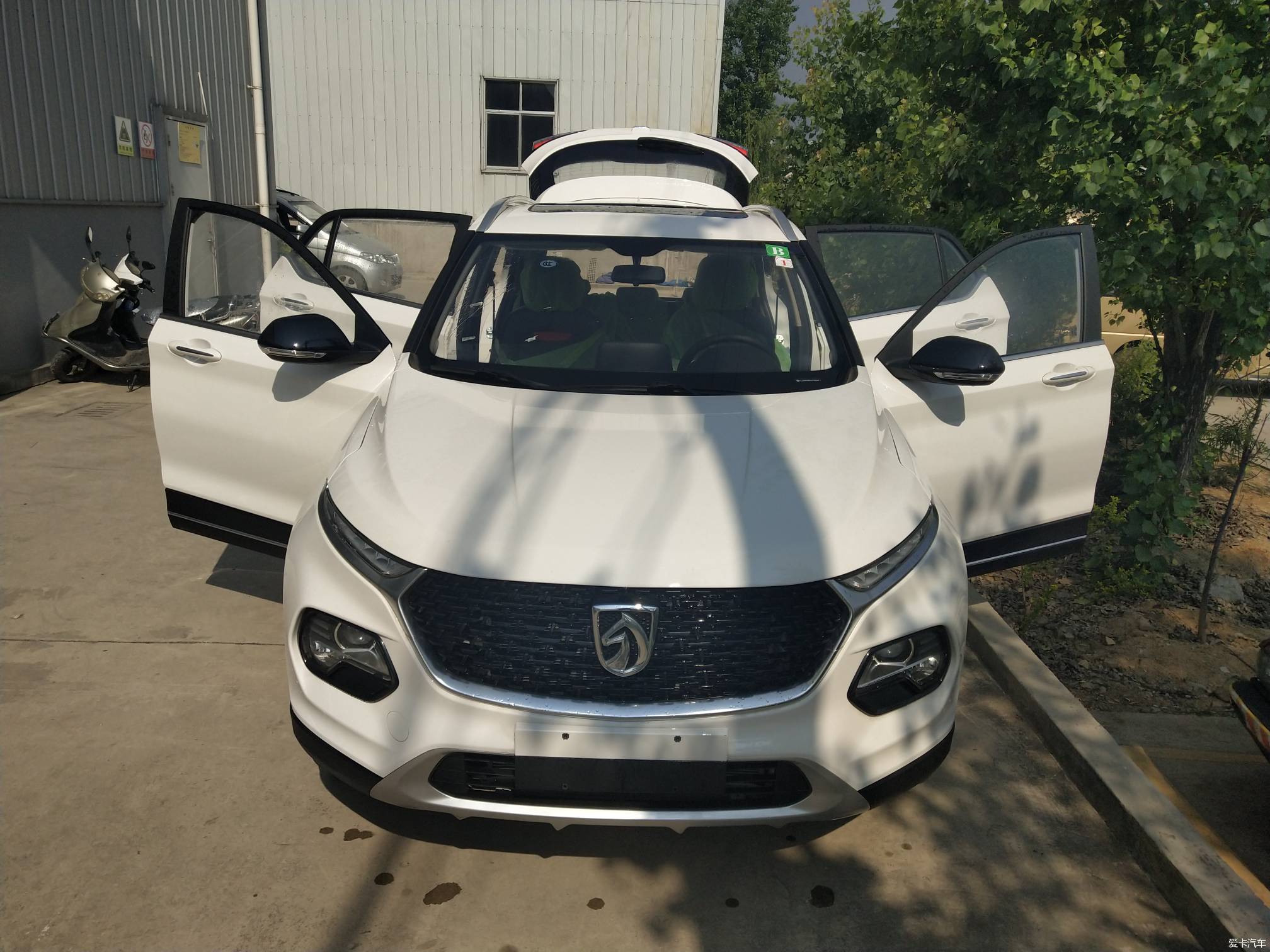 90后小伙喜提保时捷车,小伙喜提510