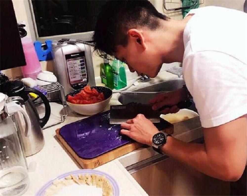 黄宗泽香港住宅,黄宗泽家具