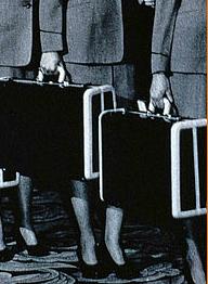 21年流行的旅行箱,现在的行李箱和过去的行李箱