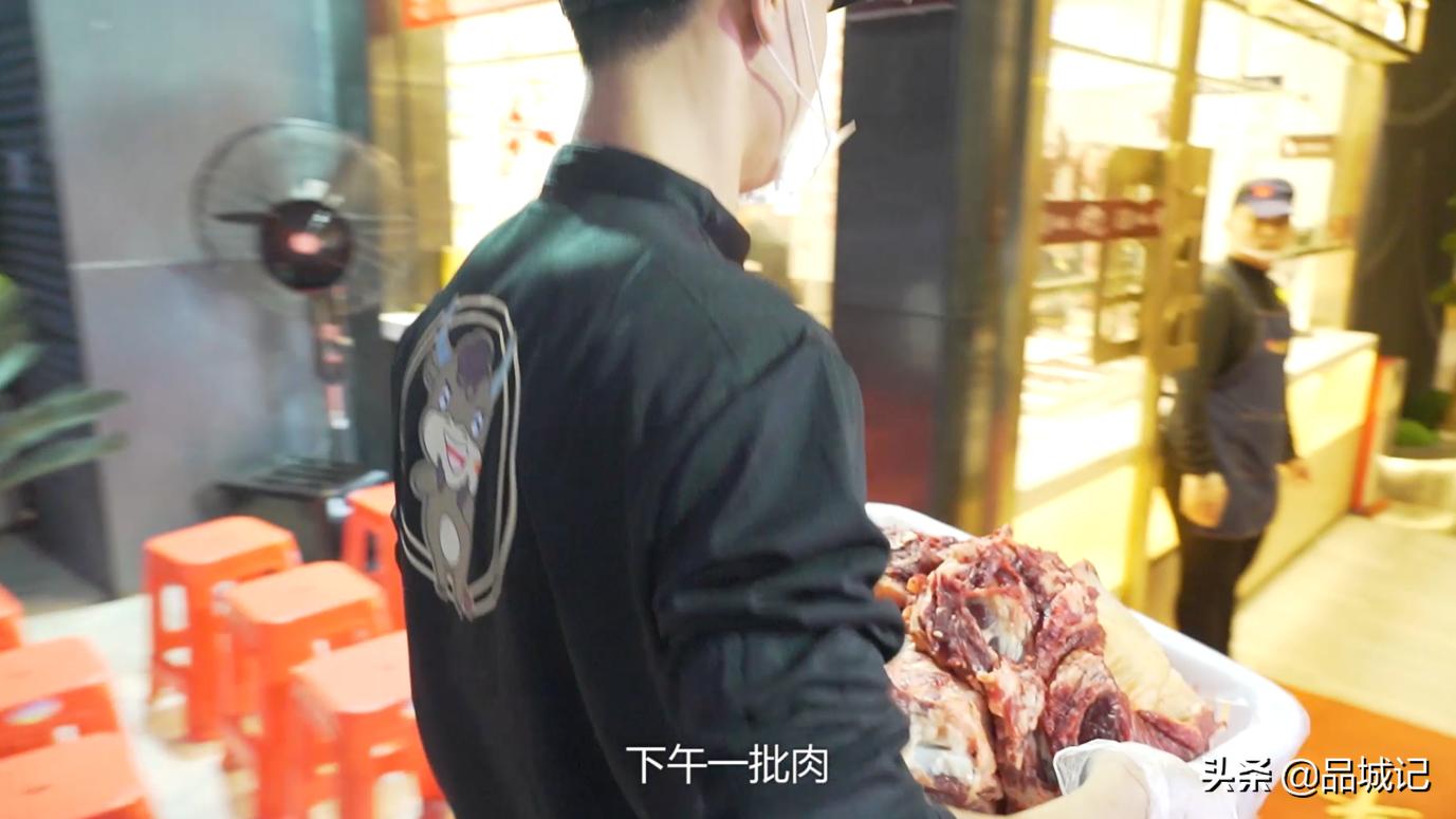 只要是“0”就免单！这碟很“难倒”的牛肉曾经把霆锋都难倒了