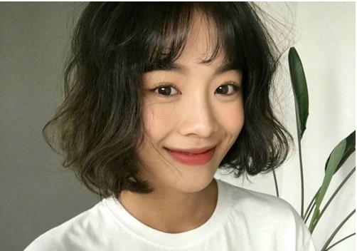 发型女2020流行发型中短发烫发,短发发型女2020流行发型短烫发