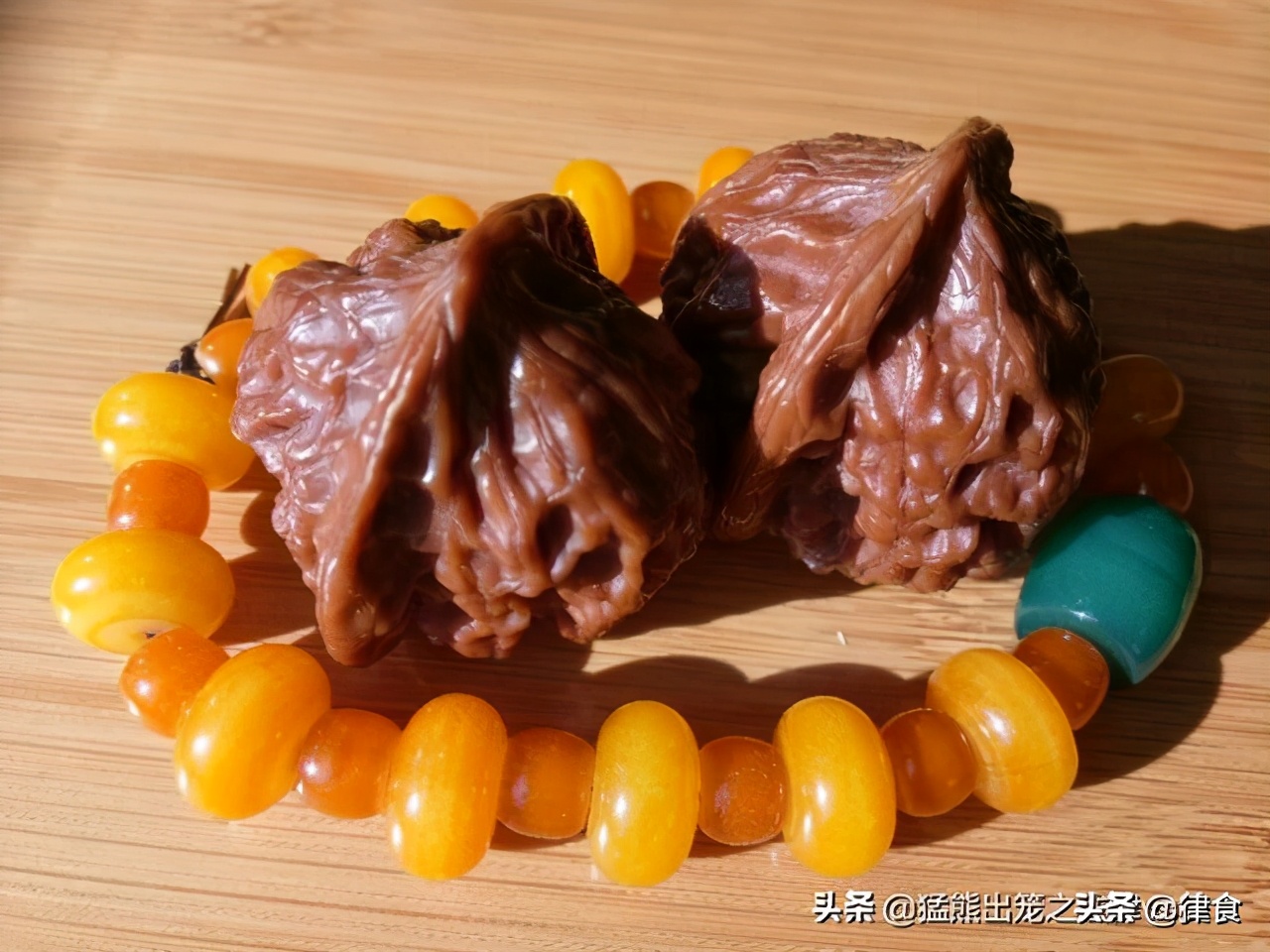 律·食：“人肉搜索”可休矣！成都20岁确诊女子权益谁来保护？