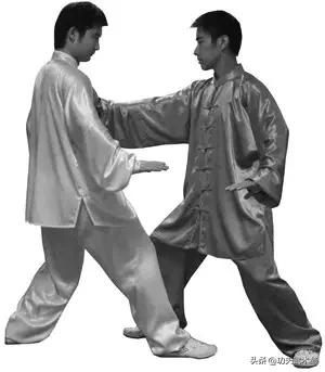 武术中的竞技术「推手」+附练习图