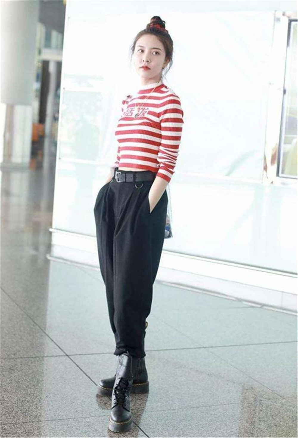 2020年流行的“运动裤”怎么穿？试试用这4款鞋子搭，时髦又显高