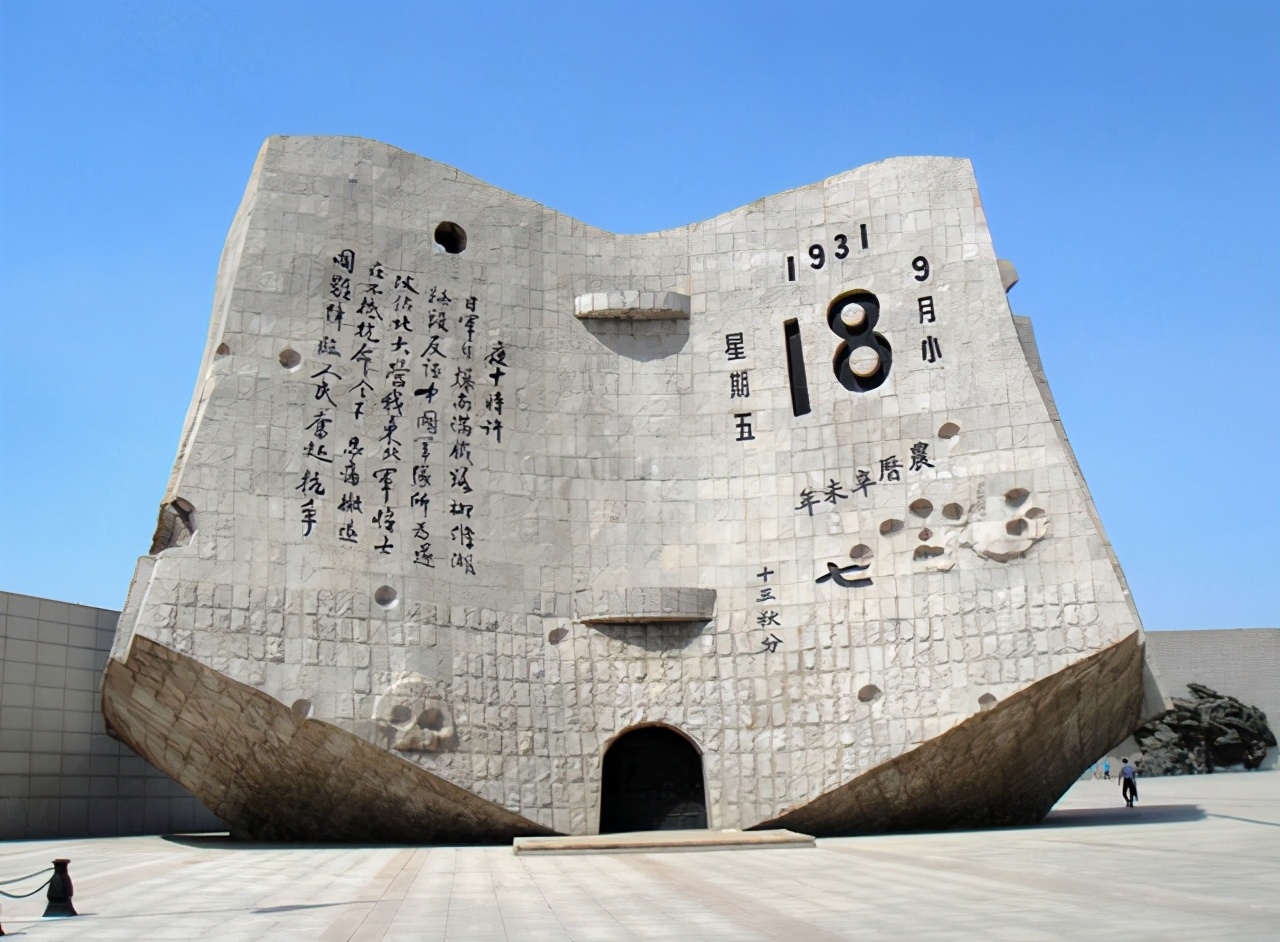 蒋介石悬赏百万要他人头，周总理惋惜：“应早点把先生接来延安”