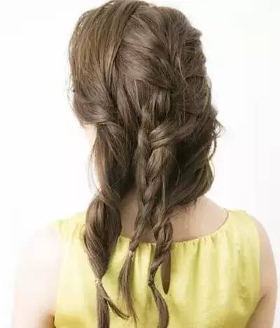 今年流行的侧编发,减龄全编发型