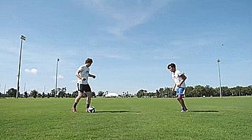 新手必学的足球两大技巧,足球过人技巧初学者