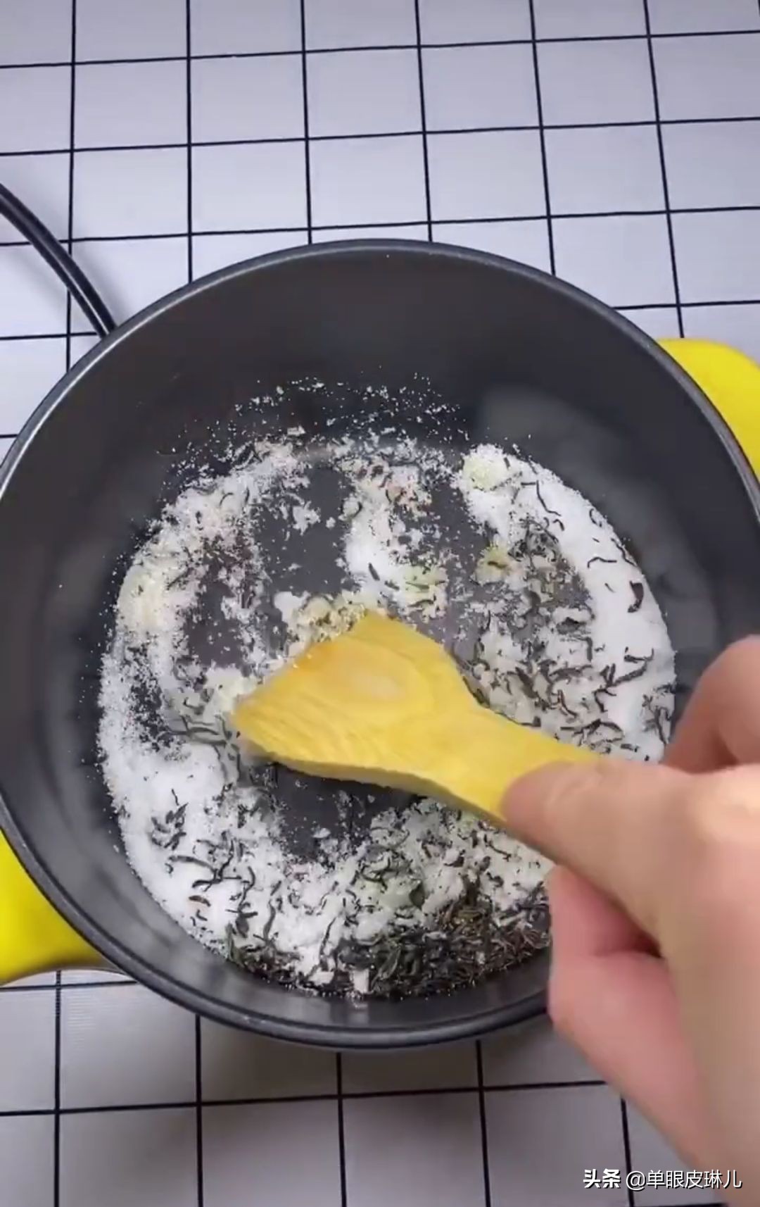 家庭简易版焦糖牛奶布丁,在家自制小甜品q弹牛奶布丁