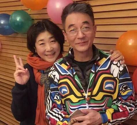 李易峰爸爸年轻照,李易峰爸爸是哪年的