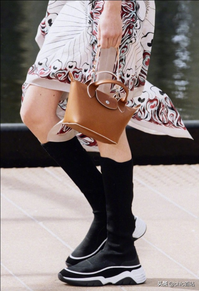 longchamp饺子包mini容量,longchamp迷你饺子包