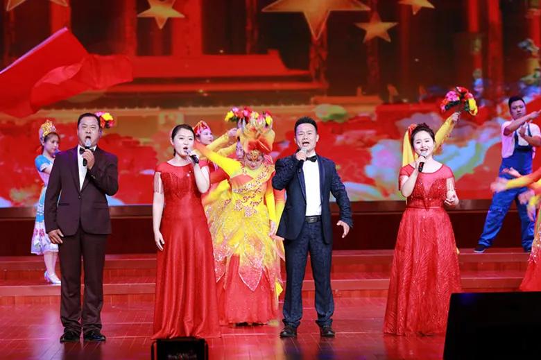 *疆新**兵团四师可克达拉市举办庆祝中国*产党共**成立100周年专题晚会暨职工文艺汇演颁奖晚会