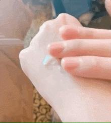 世界顶级手模出镜一次赚4万 (世界最漂亮手模)