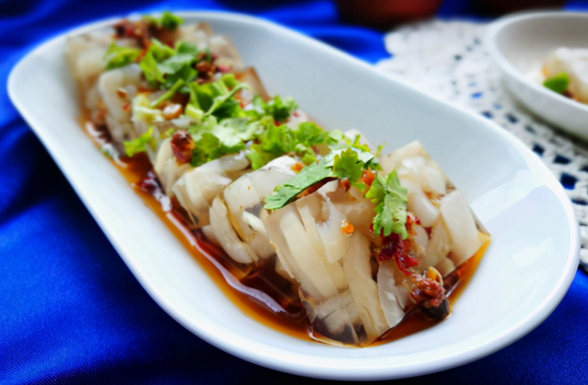 做猪皮冻水的比例是多少,做猪皮冻的正确方法