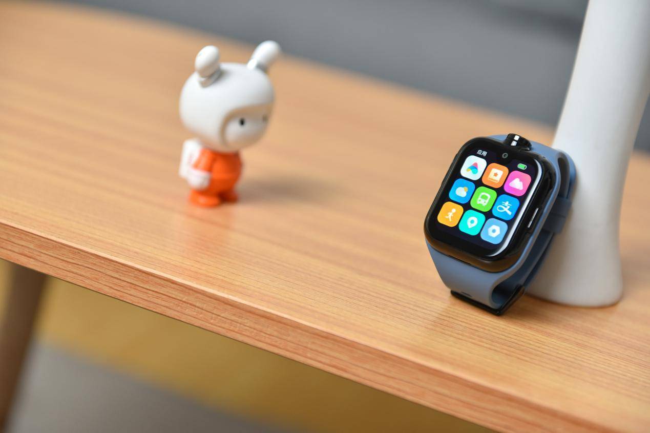 小米儿童手表5pro对比小天才z6,小米小天才儿童手表能互通吗