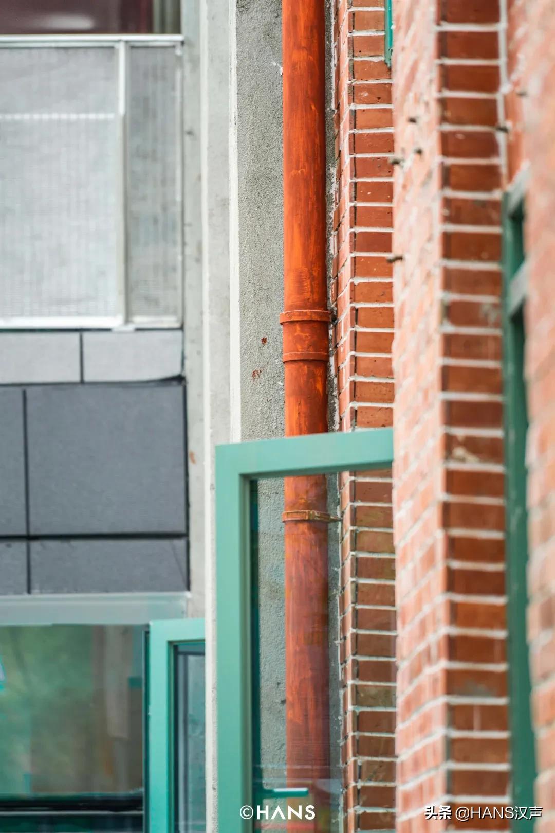 青山区红房子光影秀,青山红房子网红打卡地