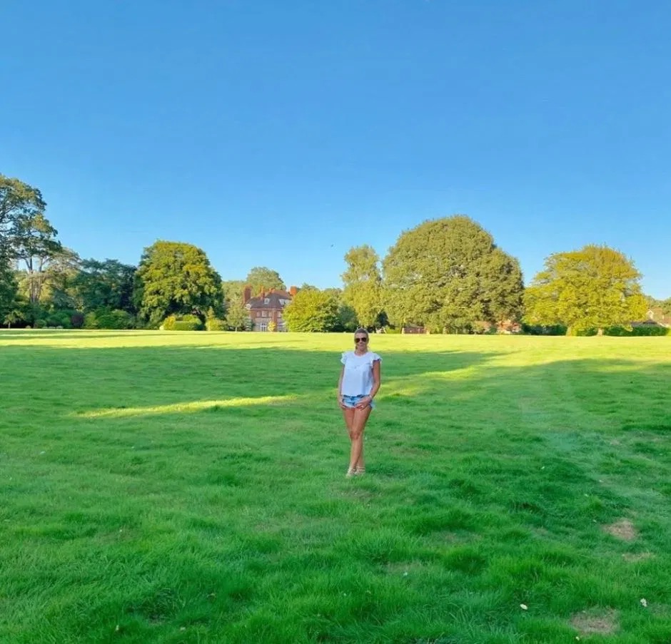 特里网上晒四千万超级豪宅,马场、网球场和室外游泳池,一应俱全