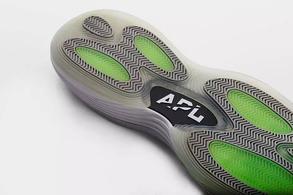 NBA5大球鞋之最：最便宜与最贵球鞋差7000倍，一双黑科技鞋被禁穿