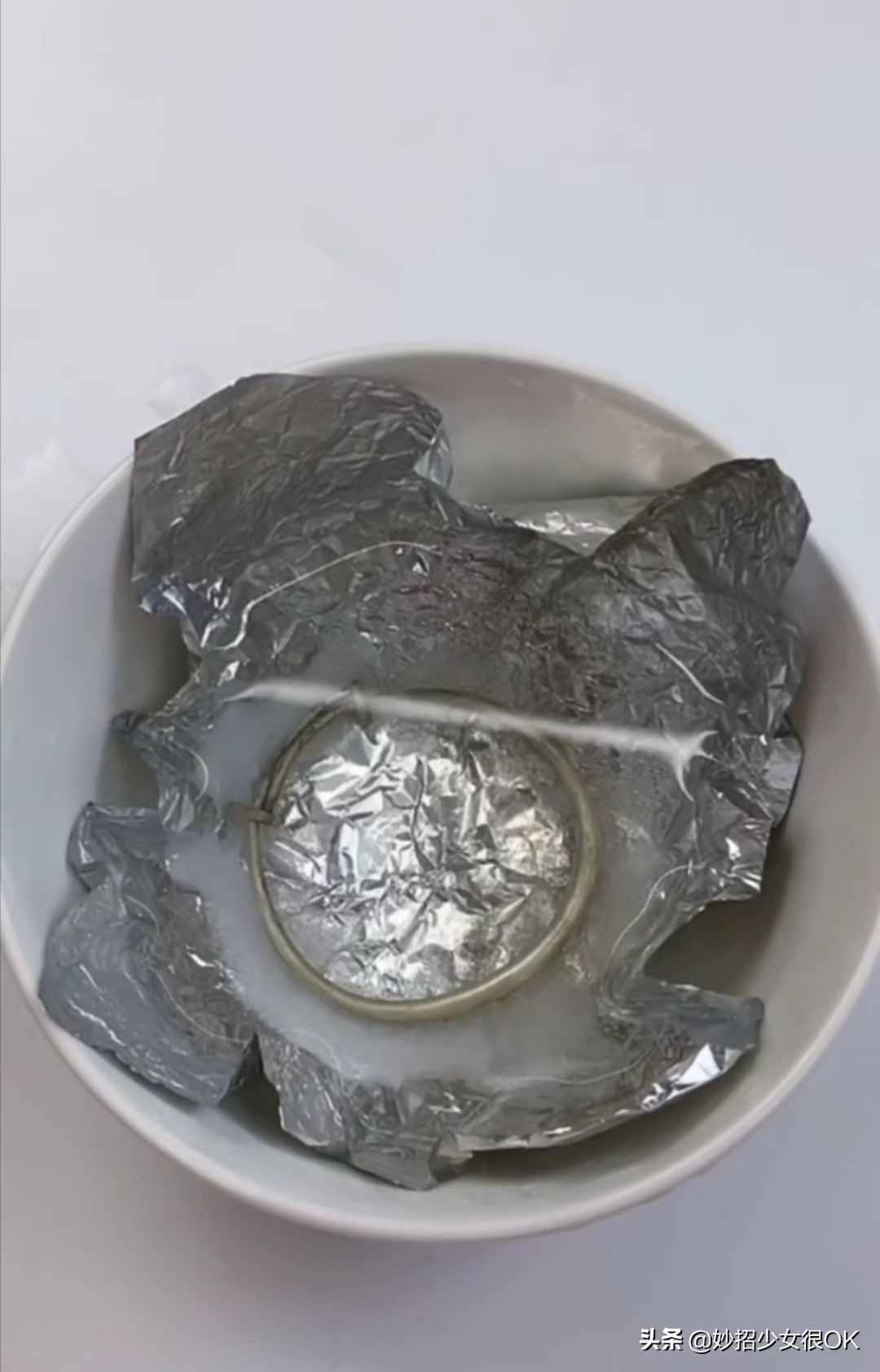 银首饰碰到84消毒水变黑怎么办,银首饰被硫磺皂洗了变黑怎么去除