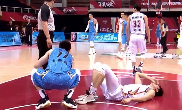 鐢风涓栭璧涘惔鍓嶈鑲樺嚮鍑鸿,鍚村墠琚槗寤鸿仈鑲樺嚮鍙椾激浜嗗悧