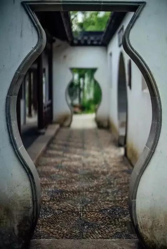 诗词:夏日如年,以香消之,寂静可知