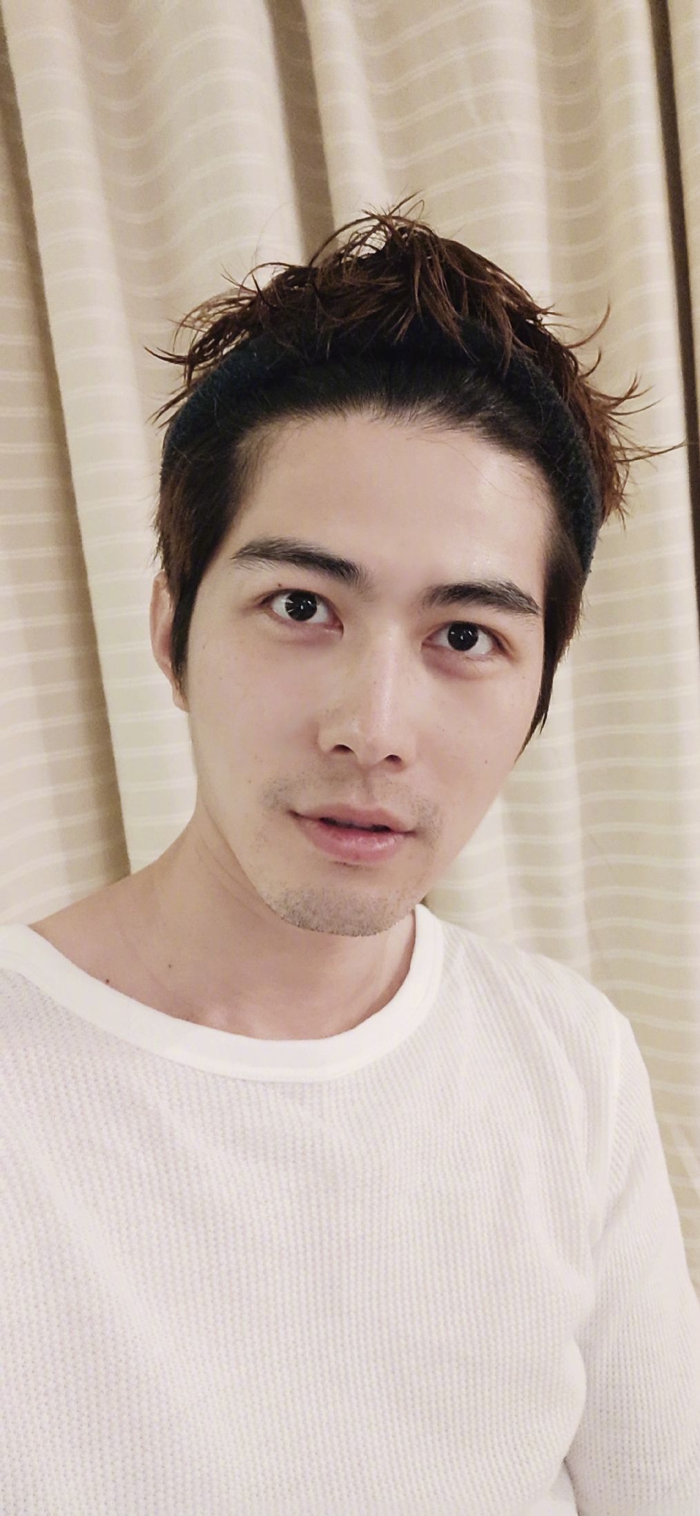 陈学冬摔伤视频,陈学冬因车祸腿部受伤